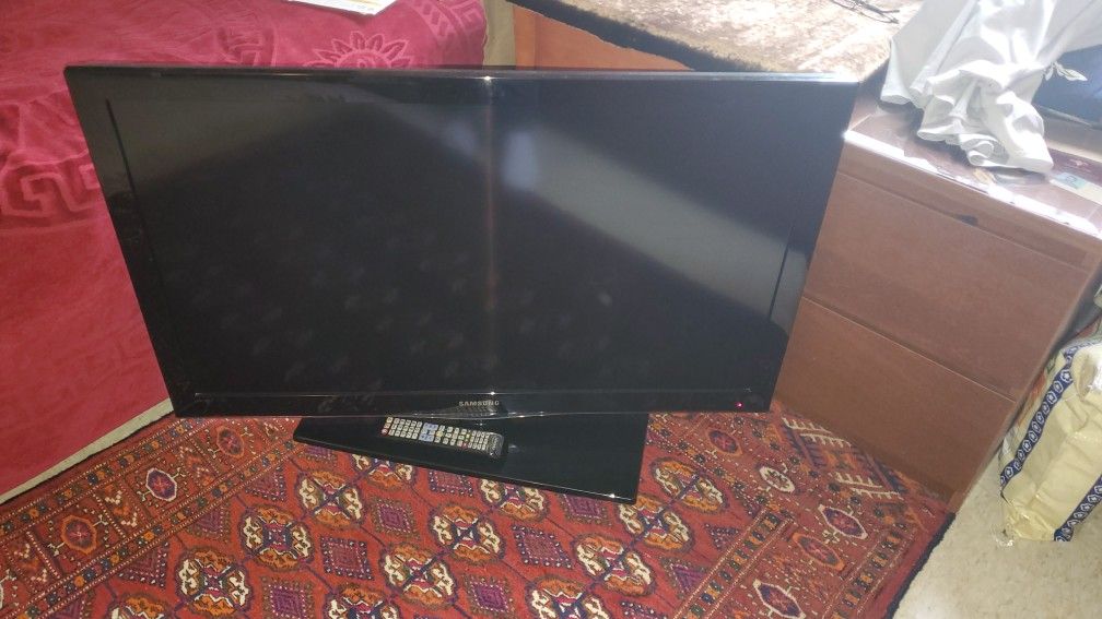SAMSUNG 40" LCD SCREEN Black Housing