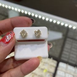 10k Gokd Big Diamond Earrings With 0.53 Ct Diamond ..💎💎💎💎