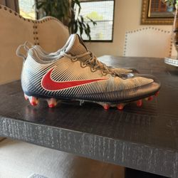 Nike Vapor Untouchable Pro PF Football Cleats
