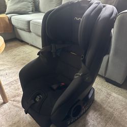 Nuna RAVA Car Seat