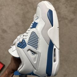 Air Jordan 4 Military Blue