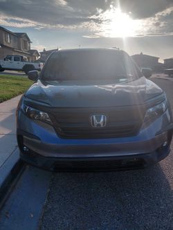 Honda Pilot SUV Gray