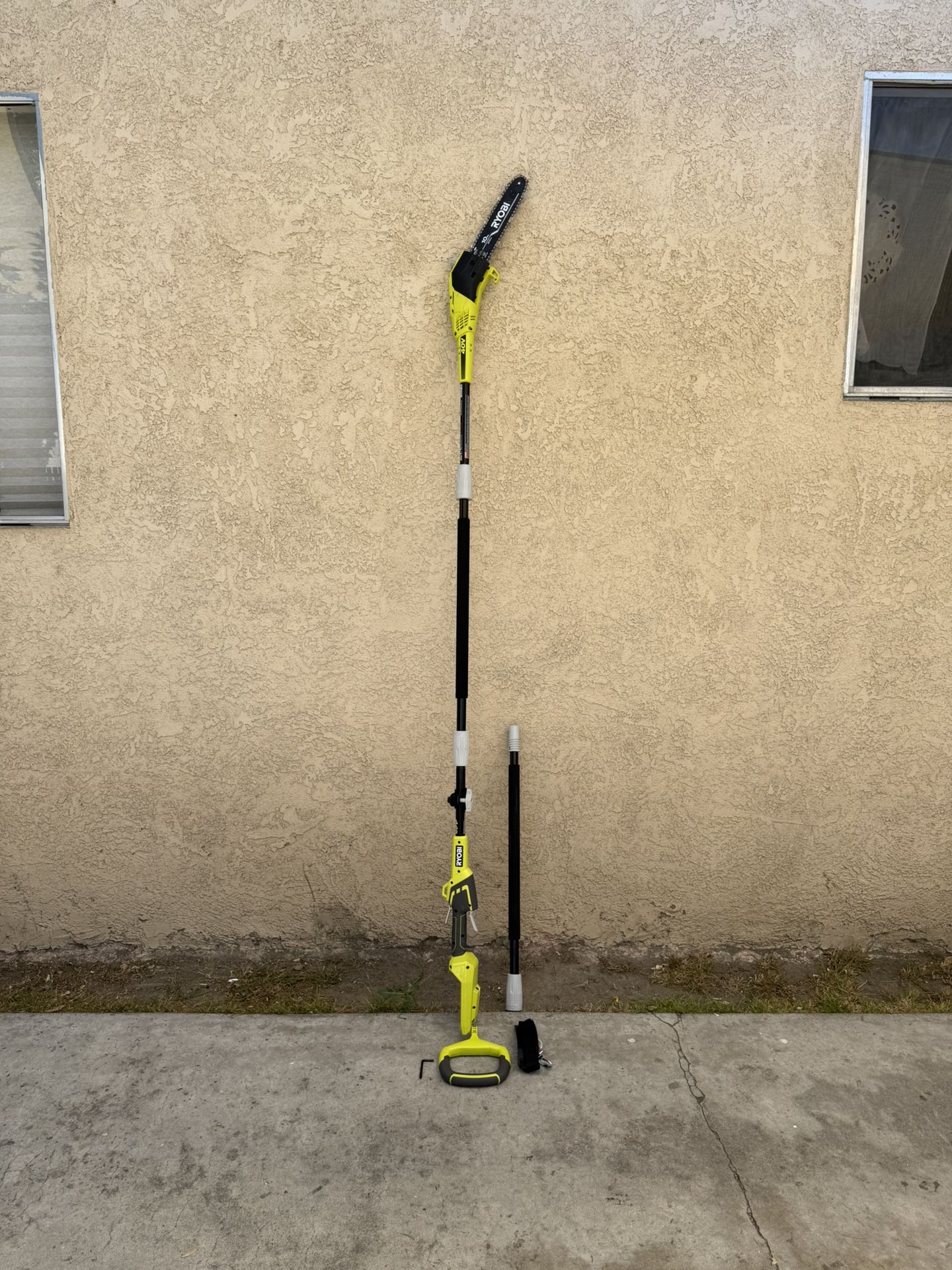 RYOBI 40V 10 in. Cordless Battery Pole Saw (Tool-Only) **FIRM PRICE**