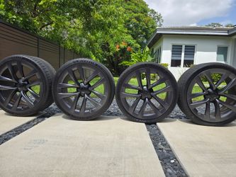 Set of 4 Arachnid rims from a 2022 Tesla Model S Plaid