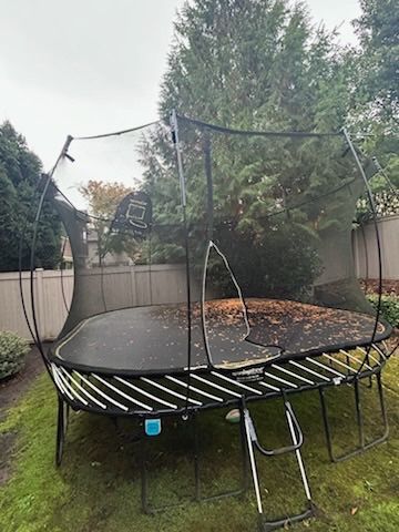 Spring Free Trampoline Jumbo Round 13 ft X 13ft