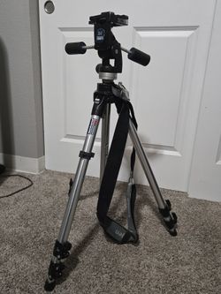 Manfrotto Bogen 3021 Professional Tripod with 3047 Head
