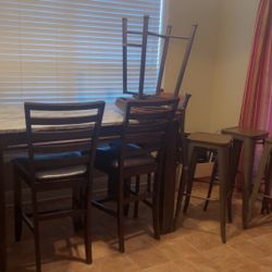 MOVING SALE: Dinning table And Chairs