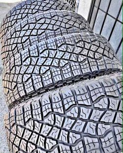 275/70/18 Goodyear Selling a set of 4 tires in excellent condition 🫡