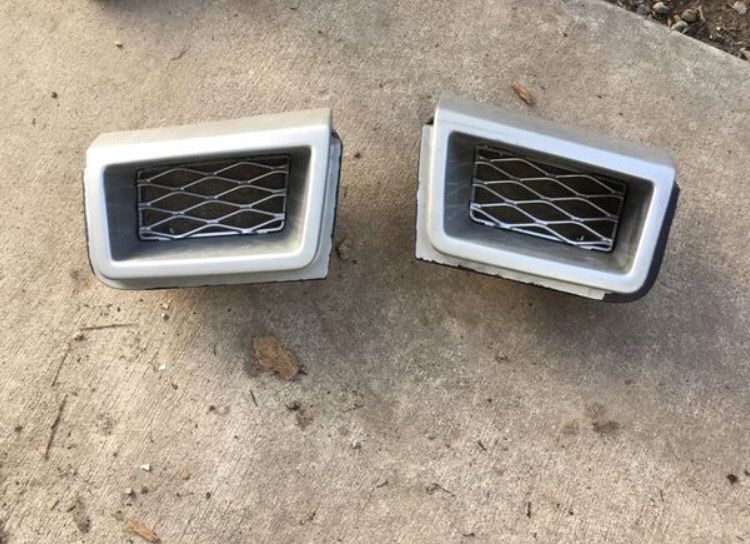 03-06 Silverado ss bumper air ducts oem