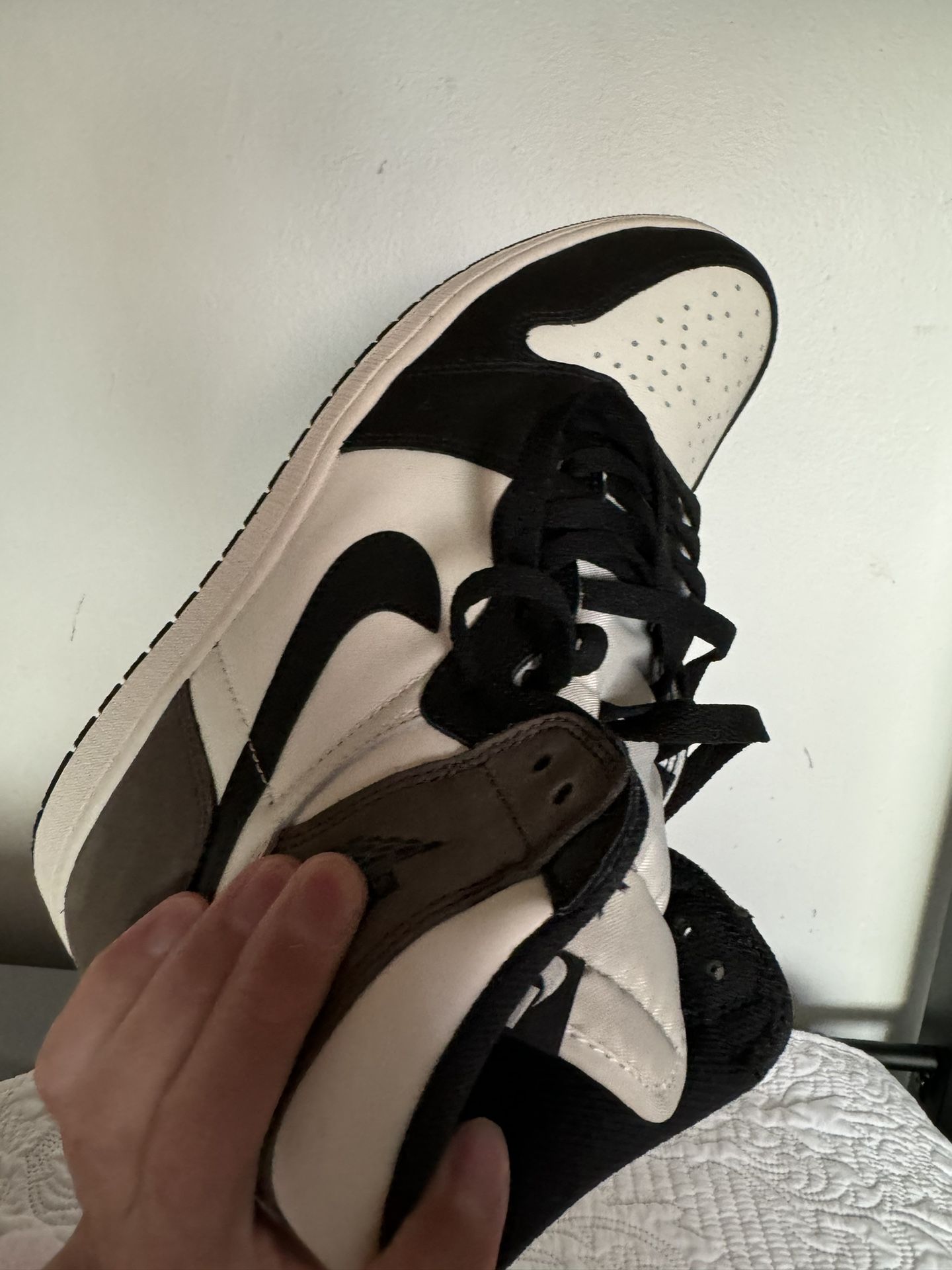 Jordan 1 Mocha
