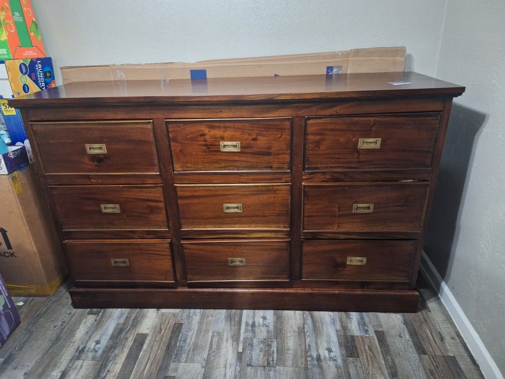 Dresser (Antique)
