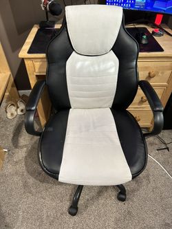 Gaming Chair *Pick Up Only