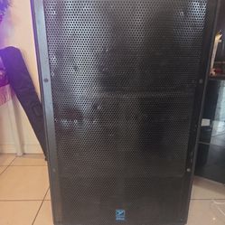 Yorkville Pair 1200 Watts 