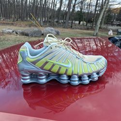 Brand New And Original Women Nike Shox Sneakers Size 6