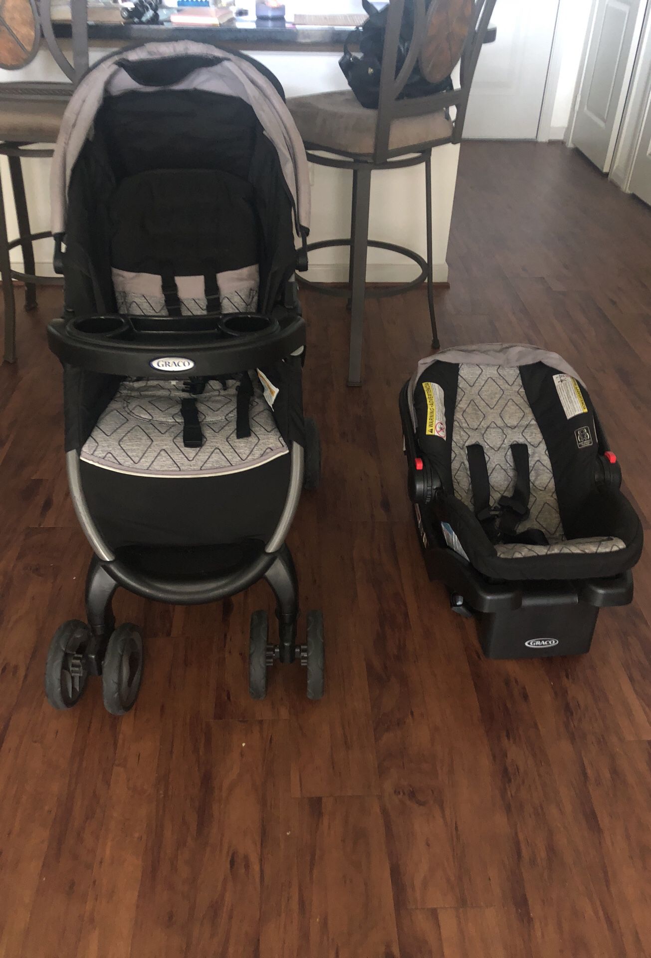 Graco Car seat and Stroller Set