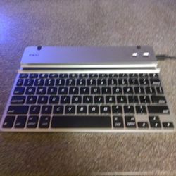 ZAGG BLUETOOTH KEYBOARD FOR IPAD