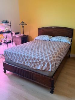 Beautiful Solid Wood Full Size Bed Frame – Rich Mahogany Finish