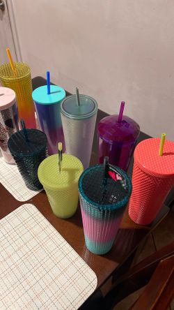 10 Starbucks tumblers