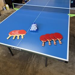Ping Pong table with paddles & balls and cover