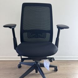 New Hawthorn Soji Fully Loaded Office Chair ( Black)
