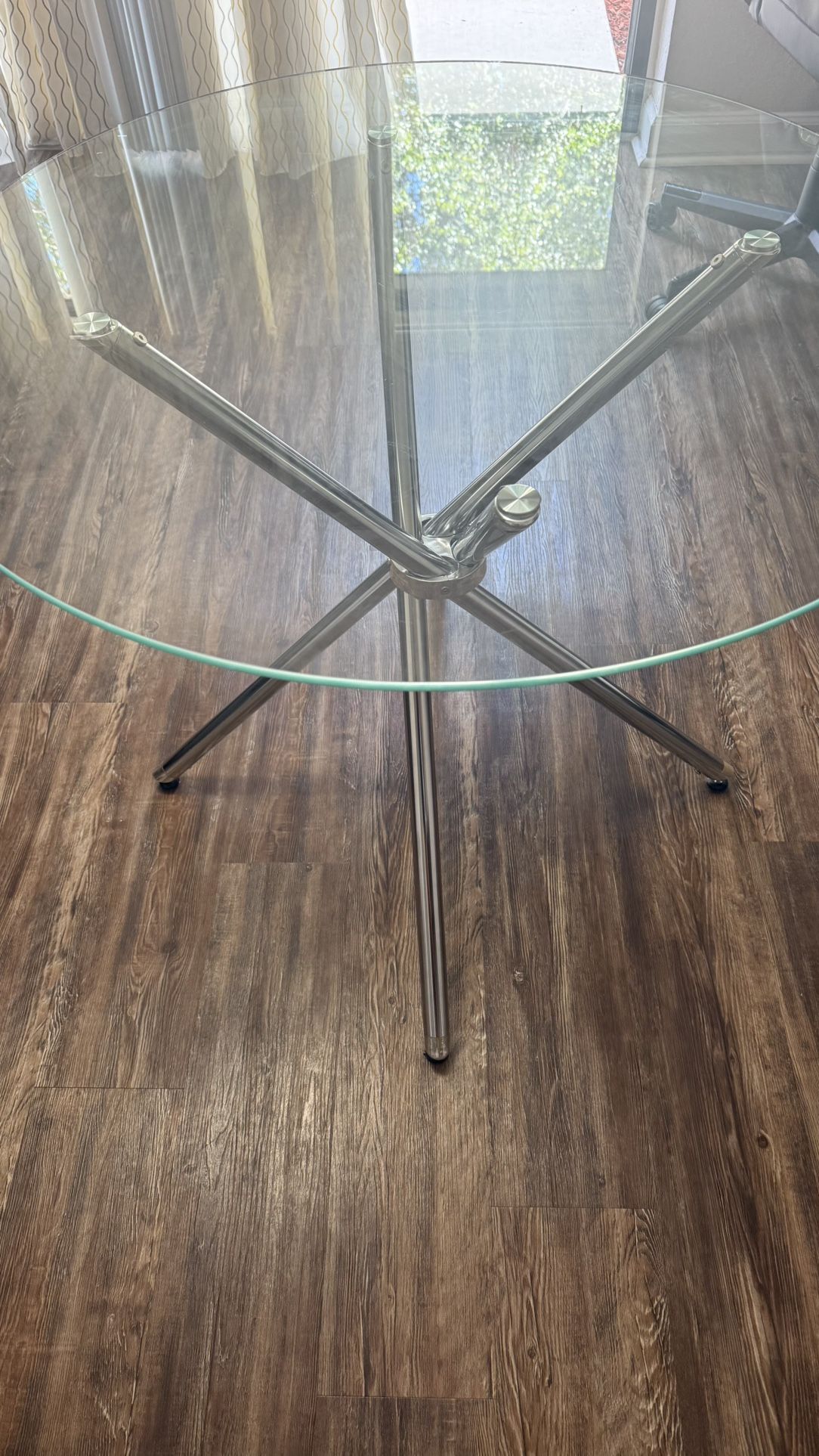 Round Table