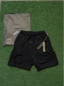 ESSENTIAL SHORTS BLACK