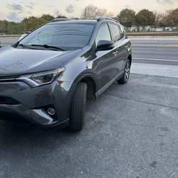 Toyota Rav 4 xle   Clean Title In Hands 