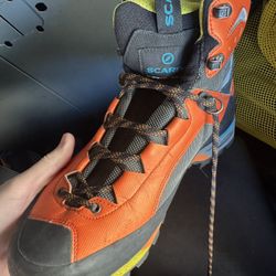 Size 11 Mens Hiking Boots