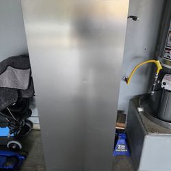 Frigidaire Gallery Fridge Or Freezer