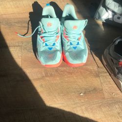curry basketball shoes