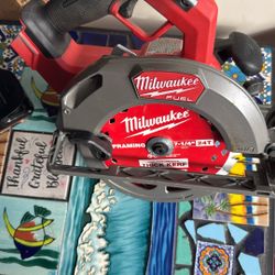 Milwaukee Circular Saw 7 1/4