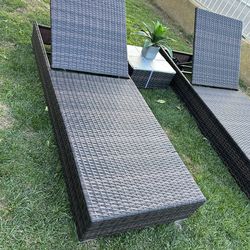 Longe chairs new in the box