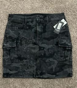 GUESS Camo Cargo Mini Skirt Size L