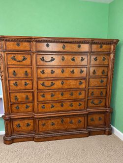 Antique dresser set