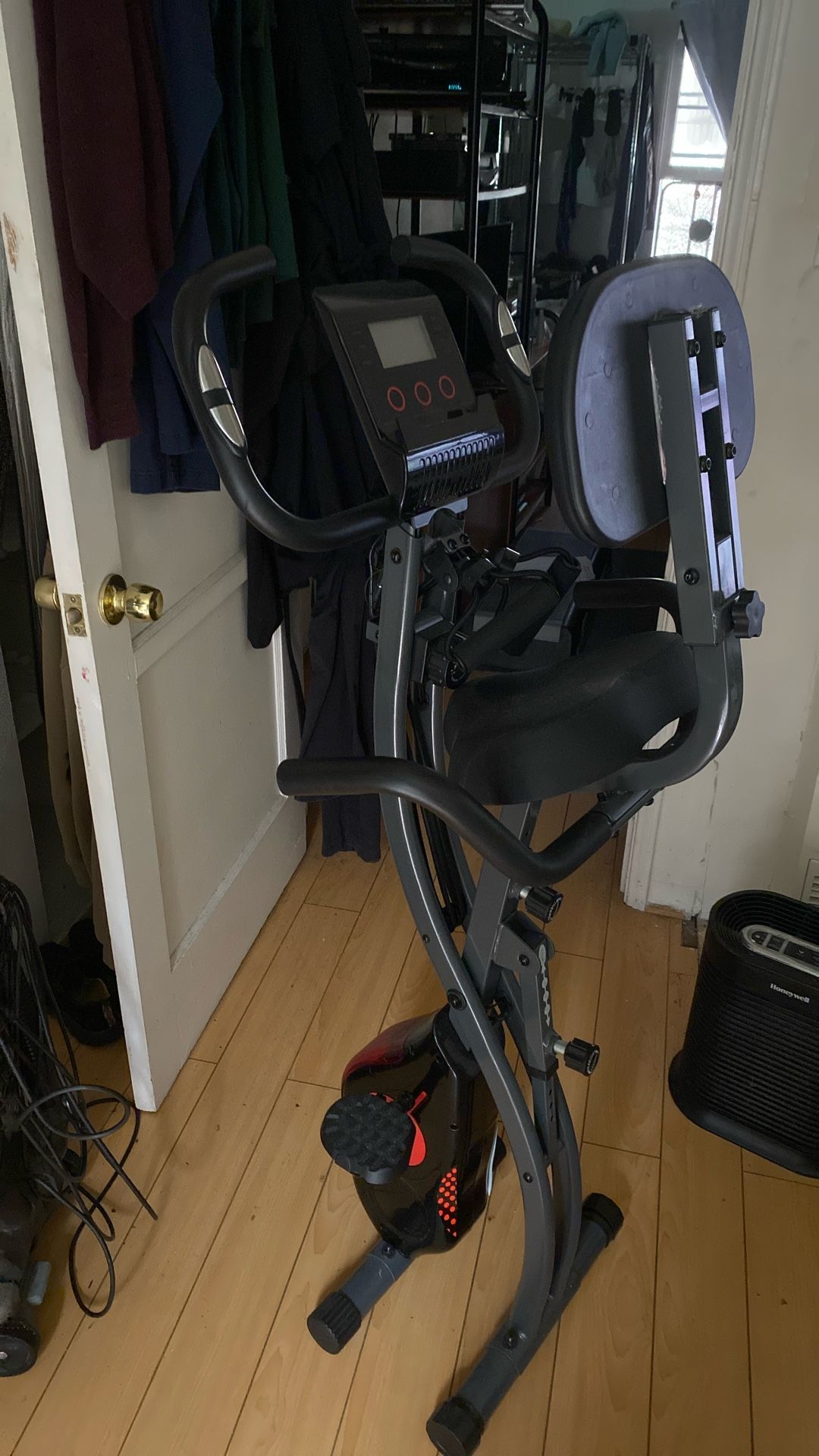 Up Right Or Recumbent Exercise Bike w/ Tension Cords