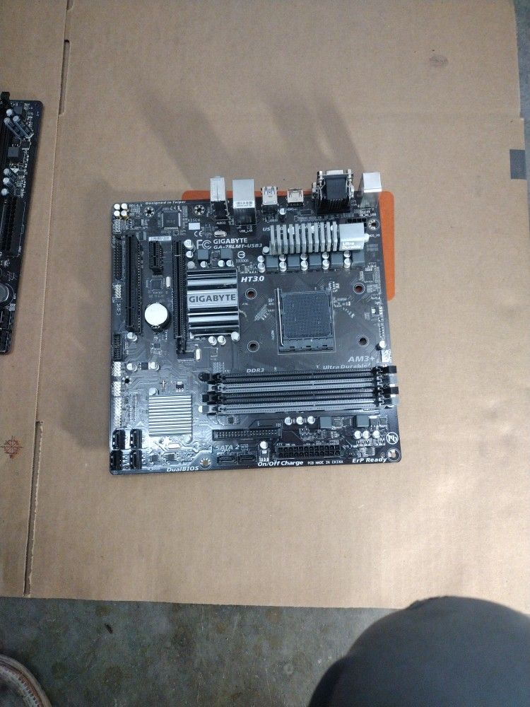 GIGABYTE GA-78LMT-USB3 R2 MOTHERBOARD - USED !!!