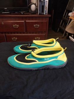 Jamaica  🇯🇲   Slip  On  Water  Shoes