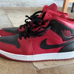 Air Jordan 1 Mid “Reverse Bred” 