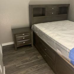 QUEEN BED SET