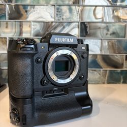 Fujifilm X-H2s with Battery Grip And CF Type B Cards