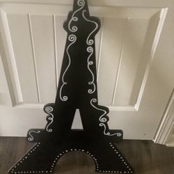 Big Letter Room Accent