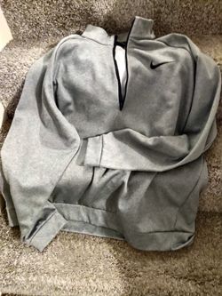 Nike 2XL Gray Long Sleeve Fleece Pullover