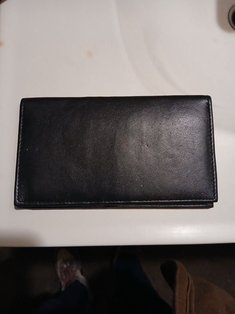 VERY NICE WOMEN'S BLACK UNBRANDED BILLFOLD/WALLET (BIFOLD DESIGN) (GENUINE LEATHER) IN GREAT CONDITION!