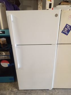 Nice apartment fridge, delivery available!!!