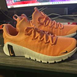 Nikes Men Free Metcon 6 Workout Shoe