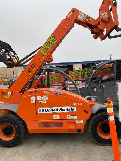 FORKLIFT VARIABLE REACH 5000# 16-20' For Sale