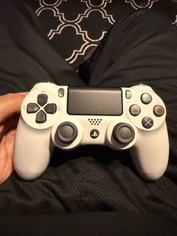 PS4 controller DualShock 4 PlayStation 4