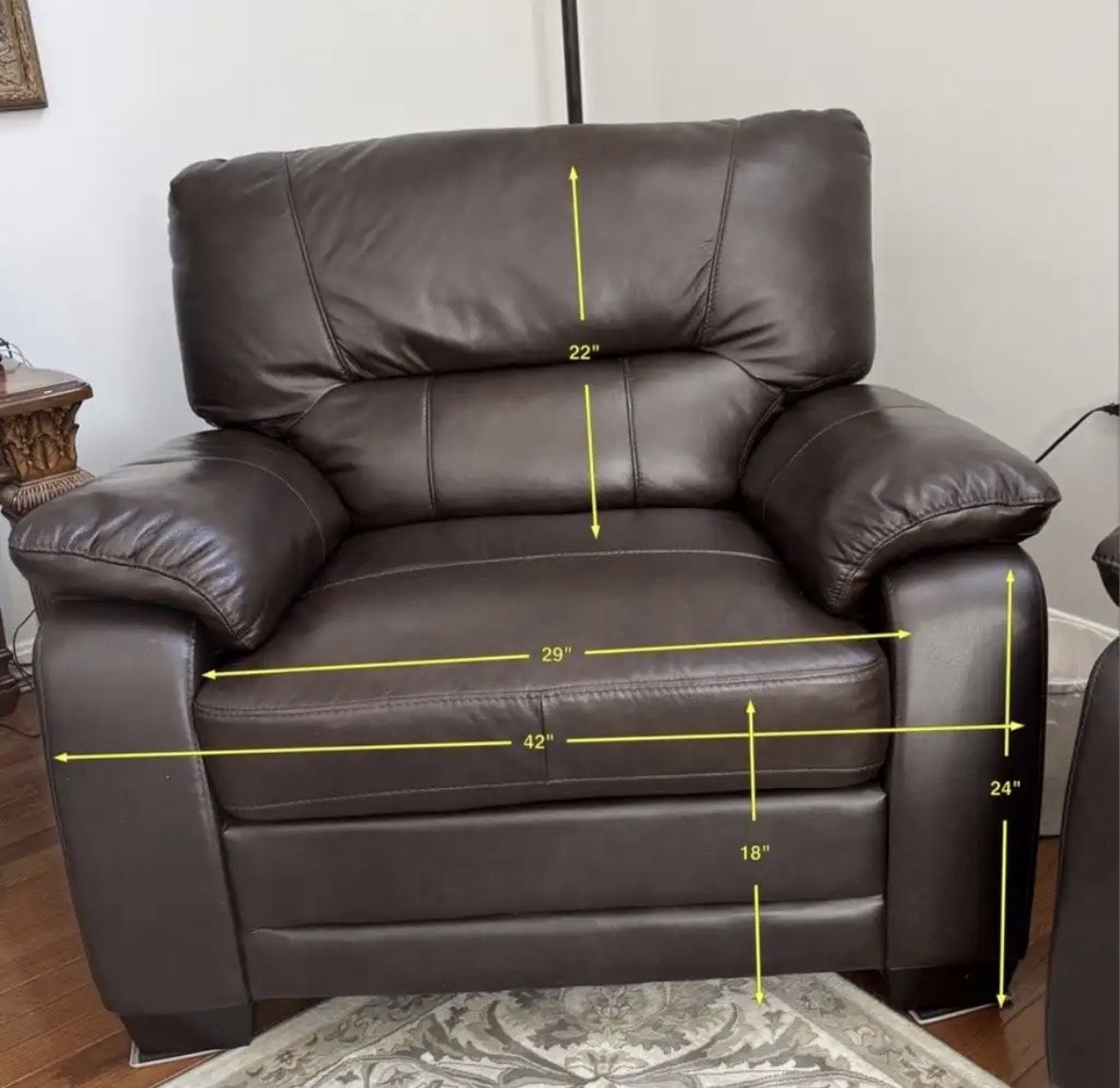 Beautiful Leatherette Sofa Set – Sofa, Loveseat & Chair (Excellent Condition!)