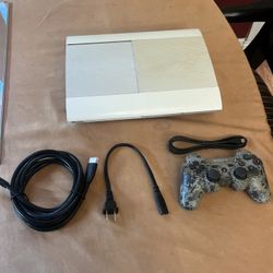 Sony PS3 Super Slim 500GB White CECH-4001C Console w/ Cords & Camo Controller