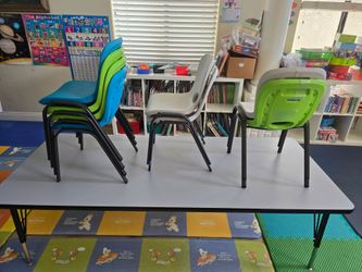Classrooms table/chair